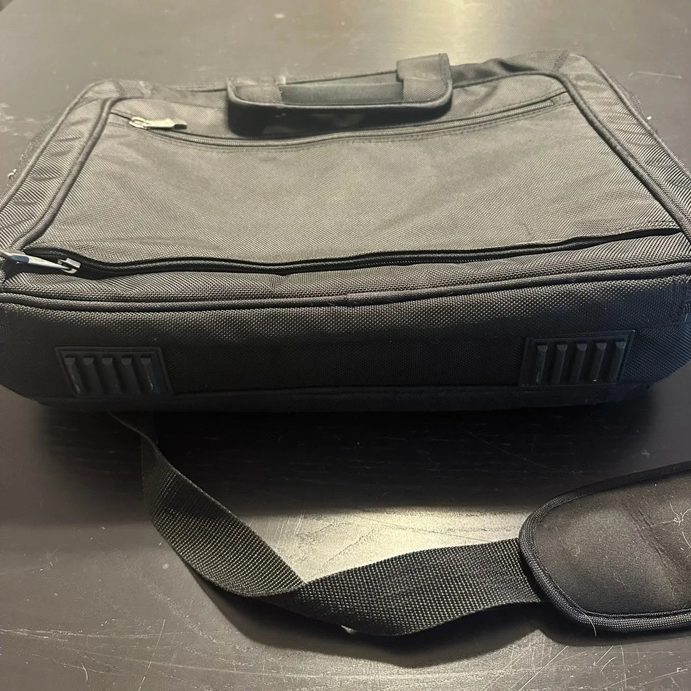 Dell Black Nylon Laptop Briefcase Messenger Bag Shoulder Strap Professional Work